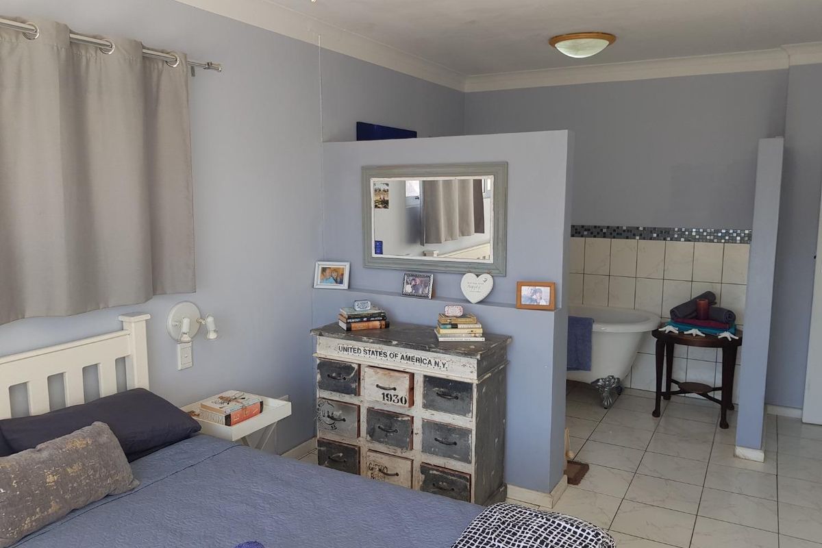 Long Beach Well Established Guest House - Photo 5