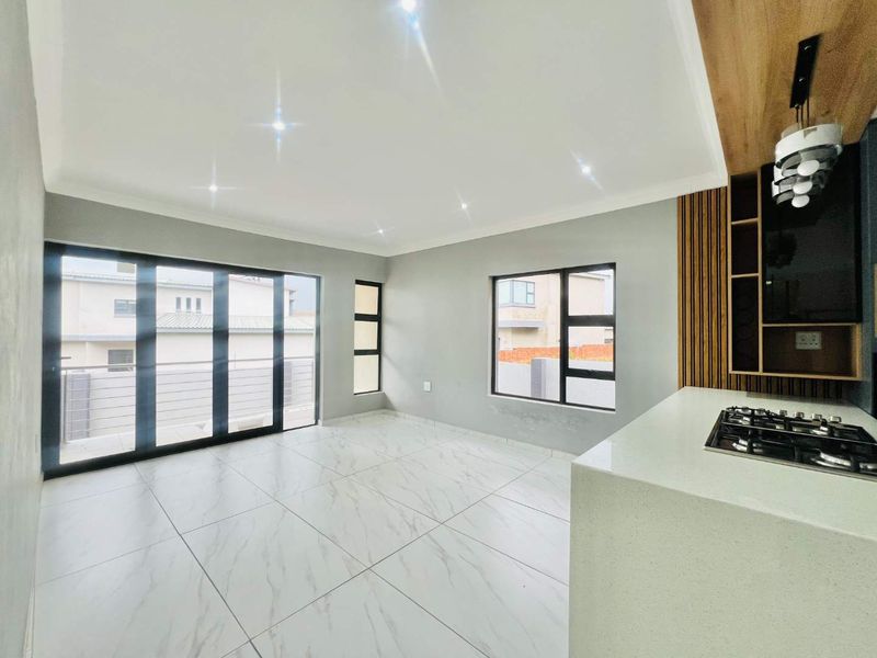 Brand-New Modern Family Home for sale - Photo 9