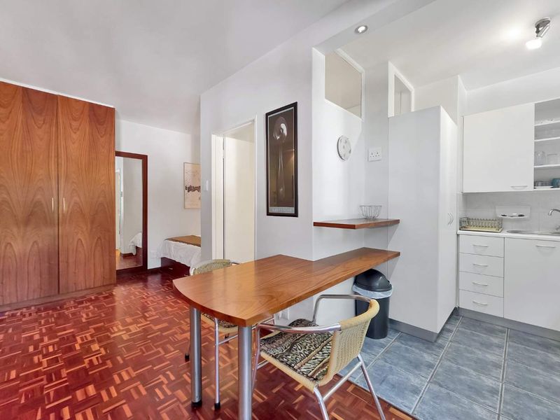 Charming Studio Apartment in St Martini Gardens - Photo 9