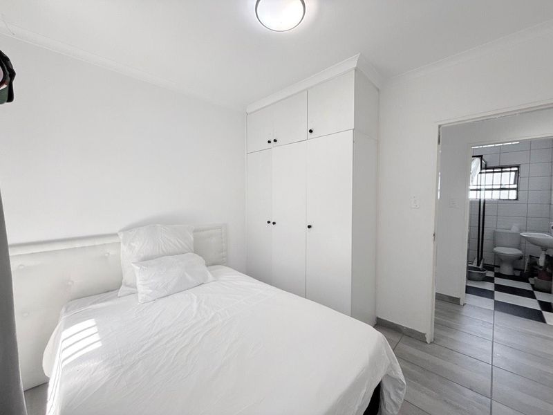 FULLY FURNISHED - Photo 9