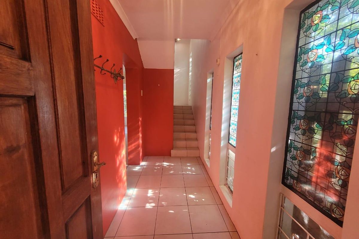Large Family Home - Photo 5