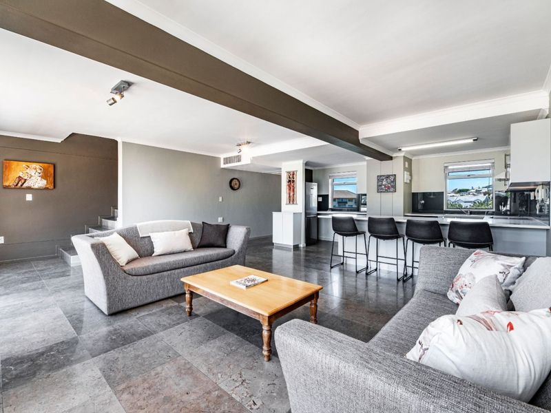 Penthouse with Spectacular Views in Trinity Gardens - Photo 6