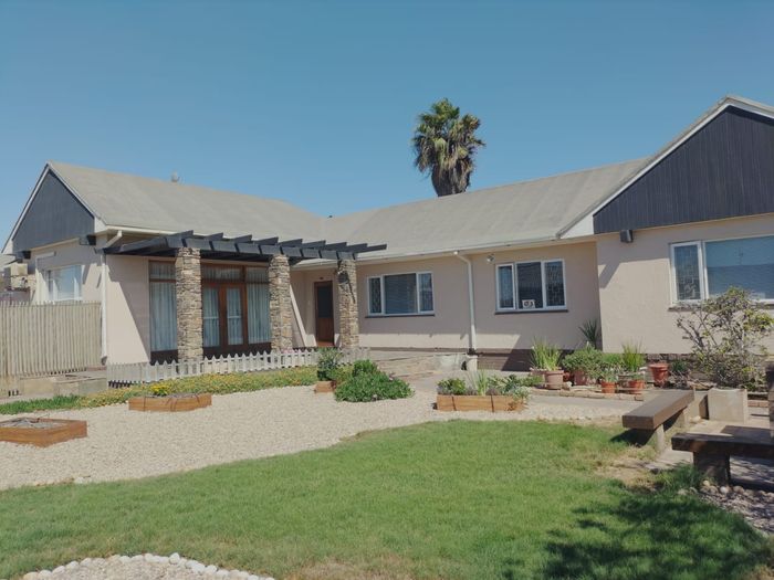 Property #2487267, House For Sale in Walvis Bay Central