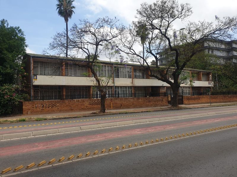 BARGAIN INVESTMENT !! - Photo 2