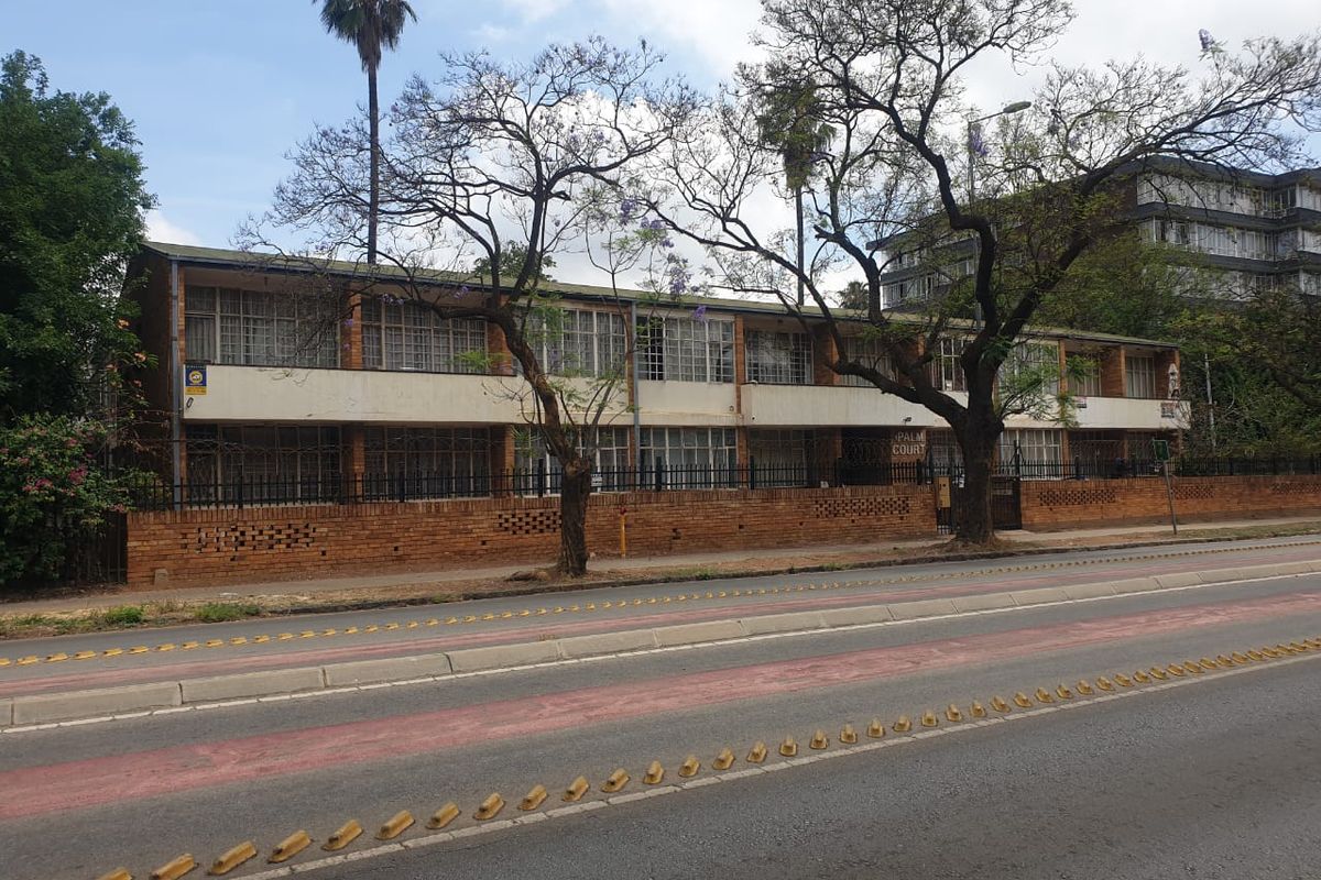 BARGAIN INVESTMENT !! - Photo 2