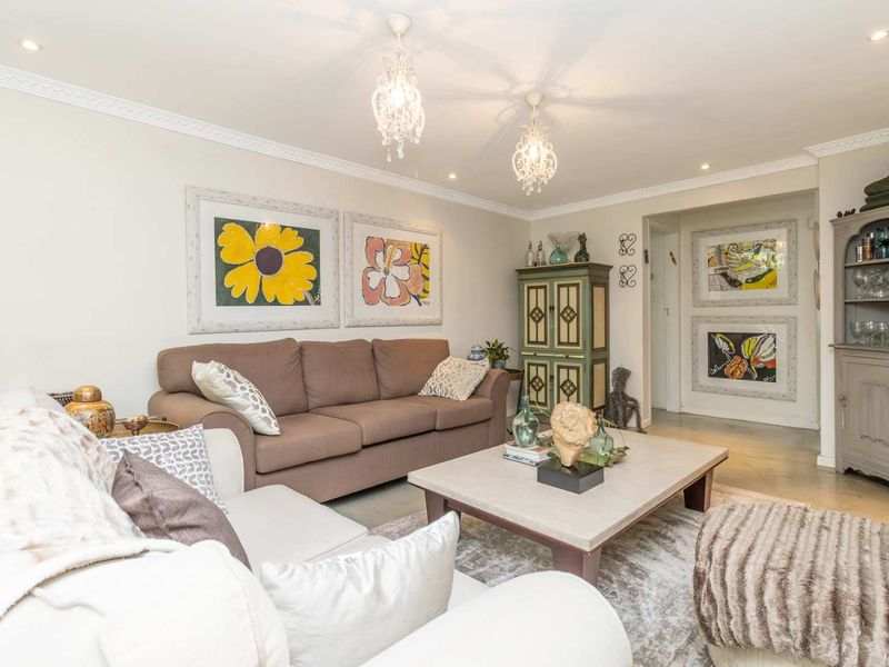 Charming, Characterful, Peaceful Home in the Heart of Hurlingham Manor - Photo 7