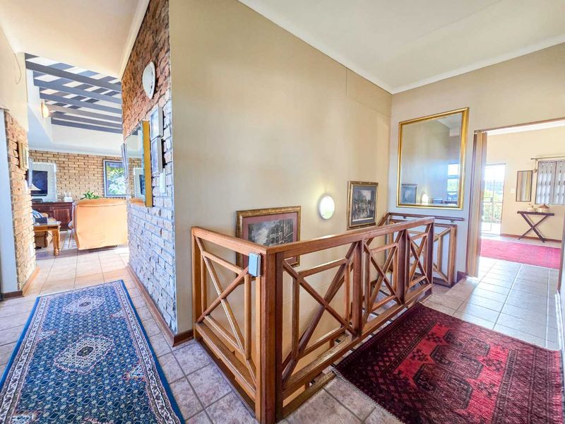 Spacious family home for sale is Stilbaai-Wes. - Photo 3