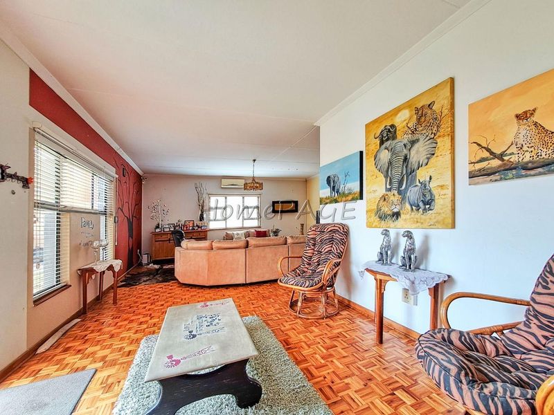 Lagoon, Walvis Bay:  Neat 3 Bedr Home is for Sale - Photo 5