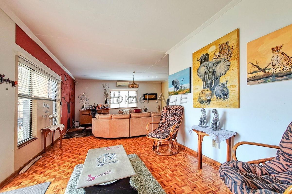 Lagoon, Walvis Bay:  Neat 3 Bedr Home is for Sale - Photo 5