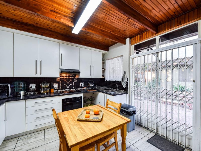 Three bedroom home with enormous one bedroom flat that is wheelchair friendly - Erasmusrand - Photo 9