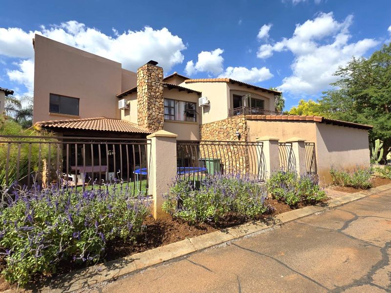 4 Bedroom Family Home To Rent Melodie Hartbeespoort - Photo 2