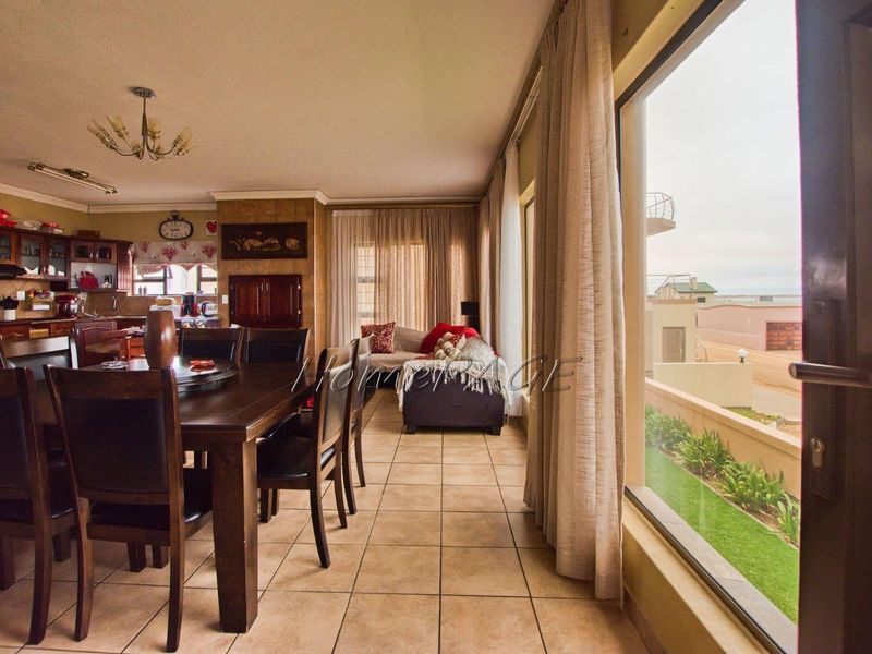 Ext 6, Beach Front, Henties Bay: HUGE 7 Bedr home with sea views for sale - Photo 3