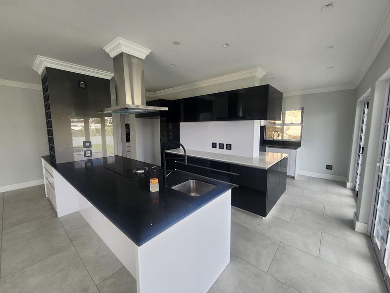 Executive Property - Photo 4