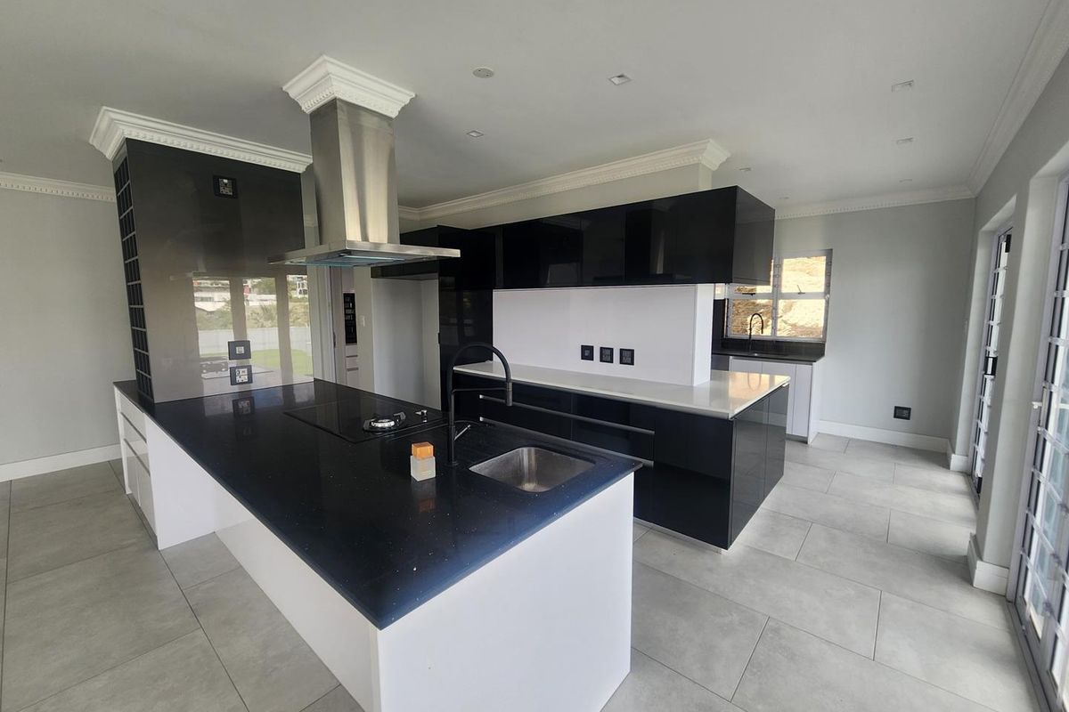 Executive Property - Photo 4