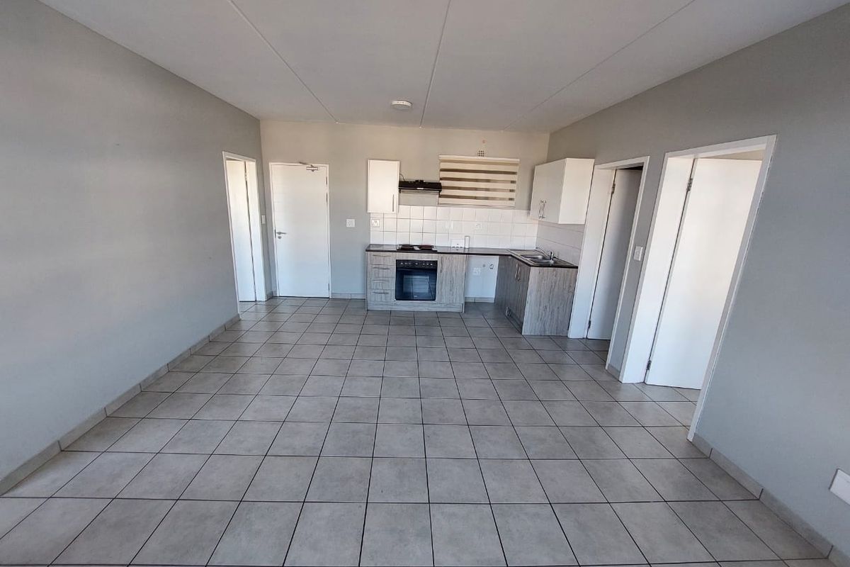 Unfurnished Two Bedroom Apartment To Rent in Parklands - Photo 5