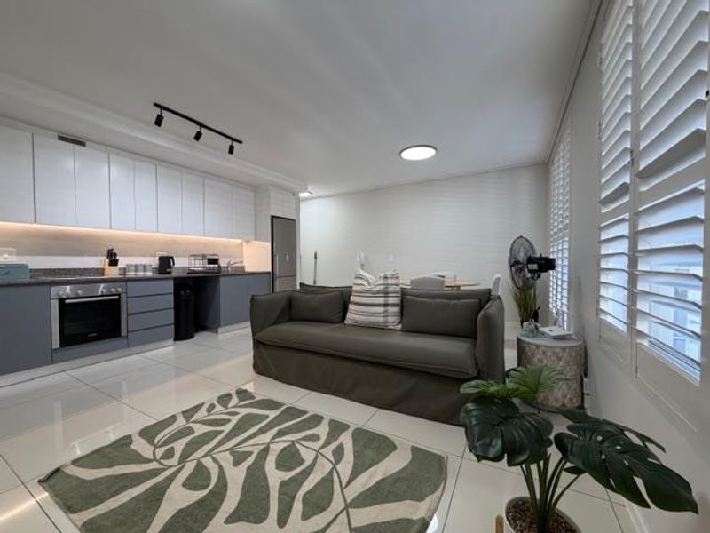 One Bedroom with Pool in Green Point - Photo 2