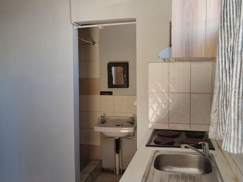 Open-plan room to let in Musgrave - Photo 5