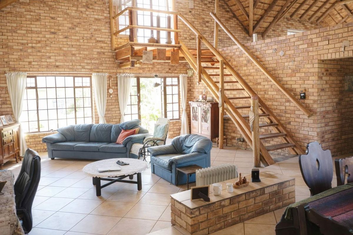 Multi-Unit Property: Live & Earn with 3 Flatlets + Main House - Photo 3