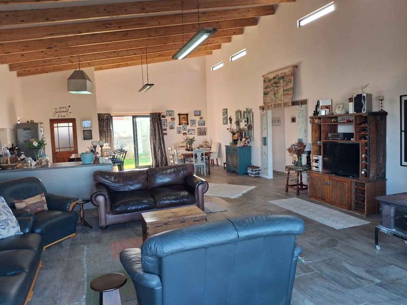 Come home to Kleinbaai! - Photo 5