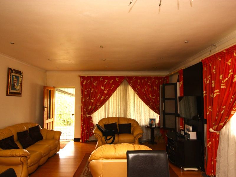 Fix me Upper Malvern Price Reduced - Photo 2