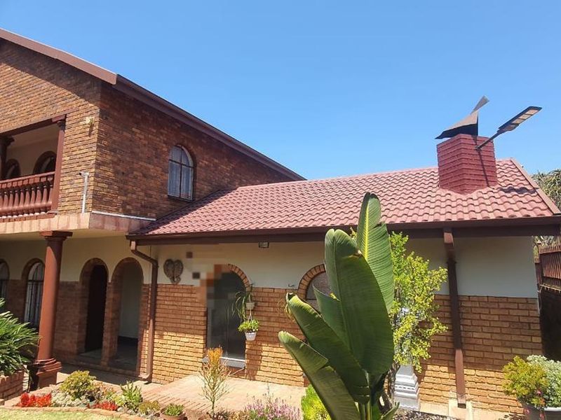 Eight bedrooms house for sale in Mountain View - Photo 4