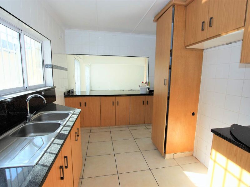 Hendra Estates - Large Family Home With Flatlet For Rent In Prime Umhlanga - Photo 7