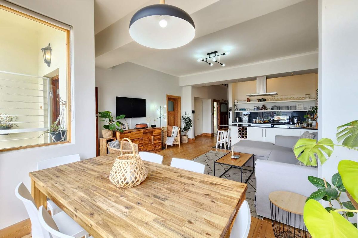 Sea Point Living In A Lovely Small Block - Photo 4