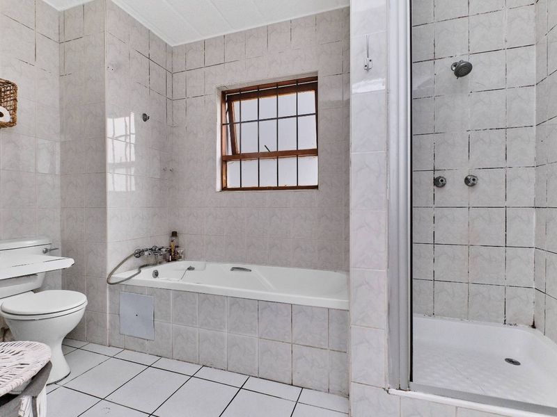 Apartment with a view in Northcliff - Photo 9