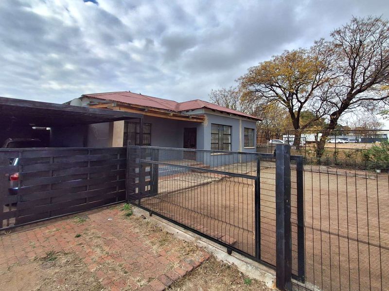 Three bedrooms house for sale in Pretoria West - Photo 1