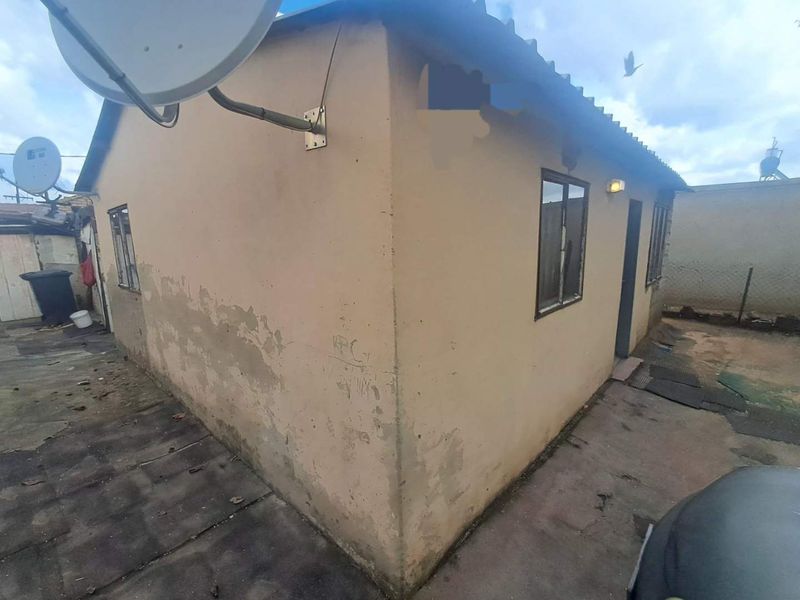 2 Bedroom House In Ivory Park Ext 10 - Photo 5