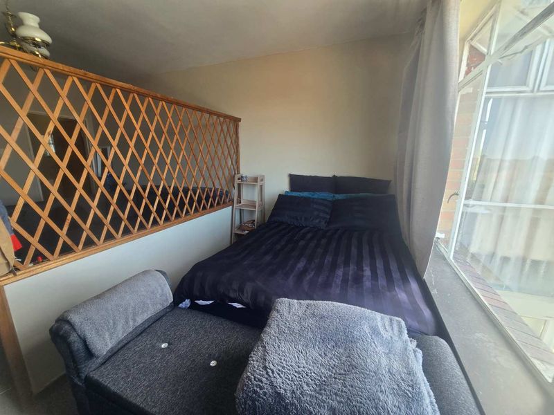 Lock-up-and-go convenience in the heart of Port Elizabeth - Photo 9