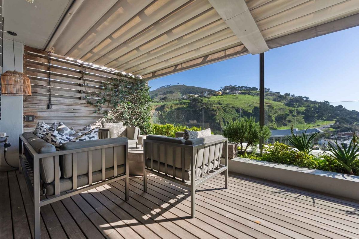 Modern Design Meets Effortless Living - Photo 4