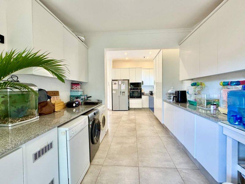 Hendra Estates - Stunning, Level Home With Large Income Generating 3 Bedroom Flatlet For Sale In Glen Anil! - Photo 4