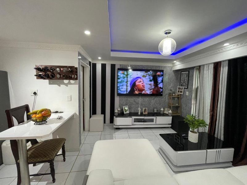 Apartment for sale in Otjomuise/ Bacardi court - Photo 2