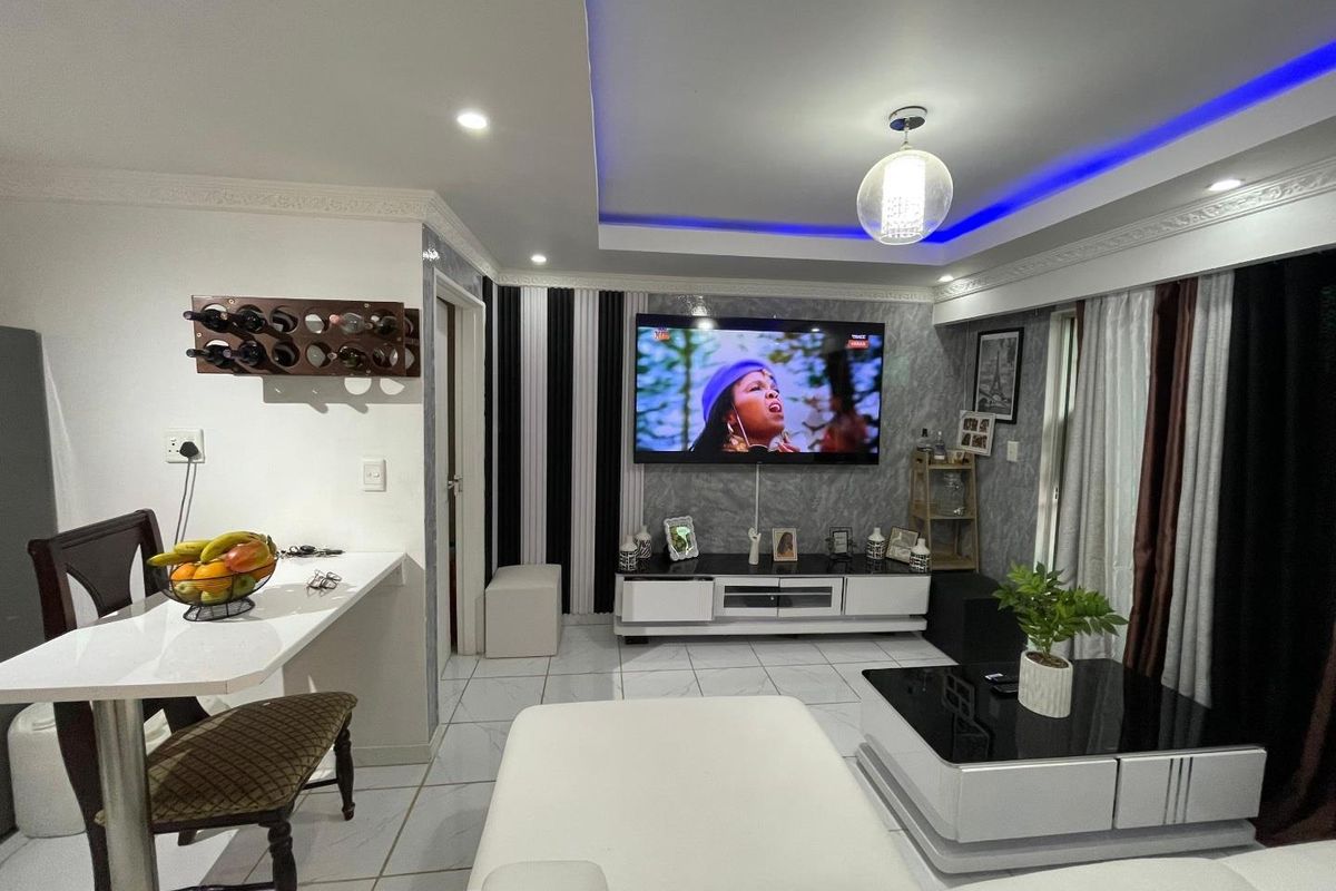 Apartment for sale in Otjomuise/ Bacardi court - Photo 2