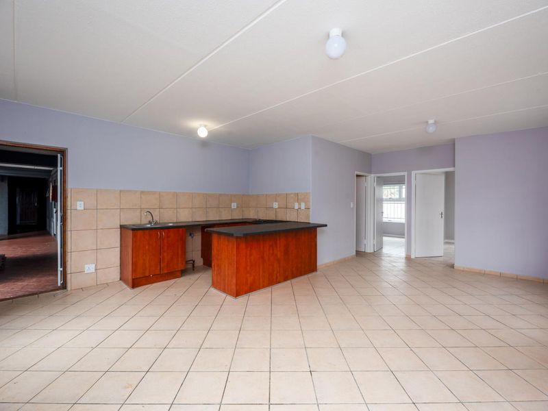 Beautiful & Secure 2-Bedroom Apartment (2 units available) in Cloetesville, Stellenbosch - Photo 3