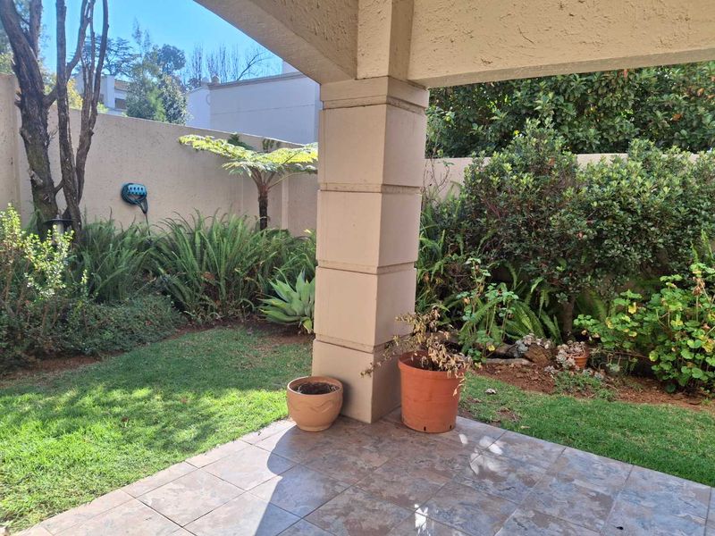 A LOVELY ONE BEDROOM GARDEN APARTMENT - Photo 1