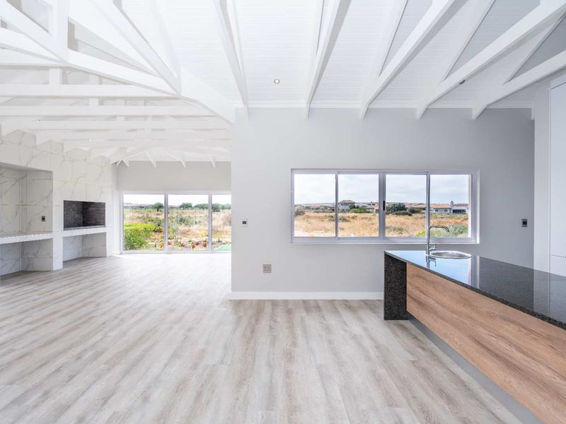 Well Priced Home, Waiting for its New Owner - Photo 5