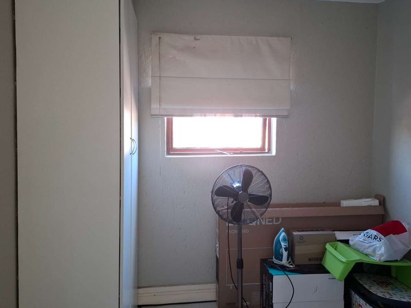 Secure townhouse - Upstairs unit in Popular Complex - Photo 9