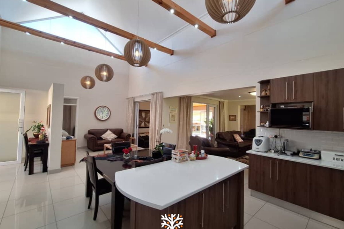 PERFECT FAMILY HOME AT OMEYA GOLF ESTATE - Photo 4