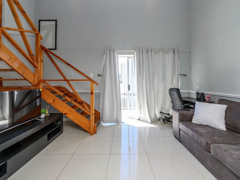 Humewood Loft for Sale - R620 000 - Photo 5