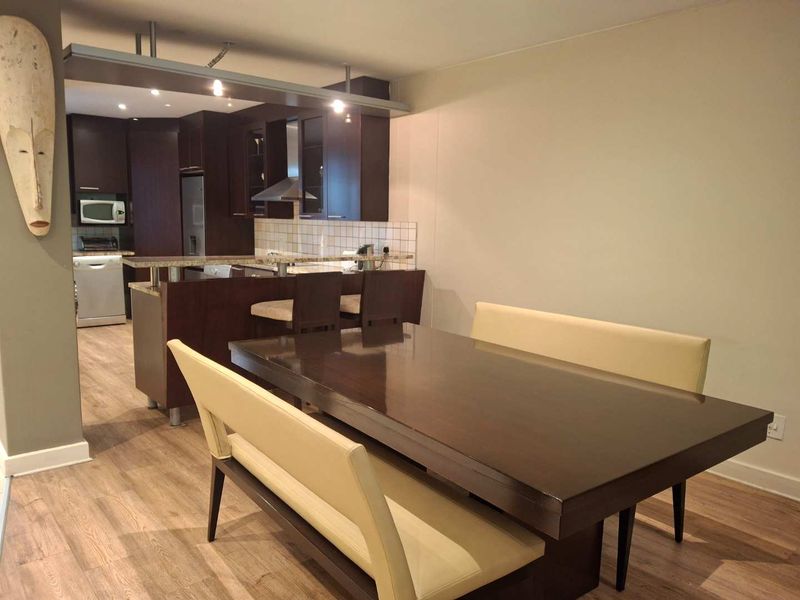 A TASTEFULLY FURNISHED TWO BEDROOM APARTMENT - Photo 4