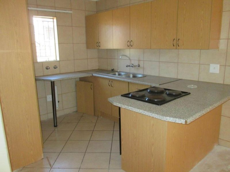 2 BEDROOM TOWNHOUSE TO RENT IN THERESAPARK - Photo 5