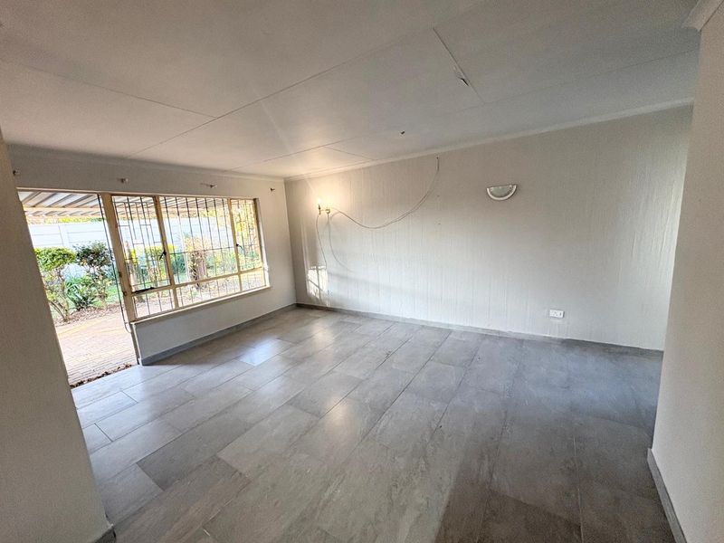 Cosy two bedroom townhouse for rental in Huntingdon - Photo 3