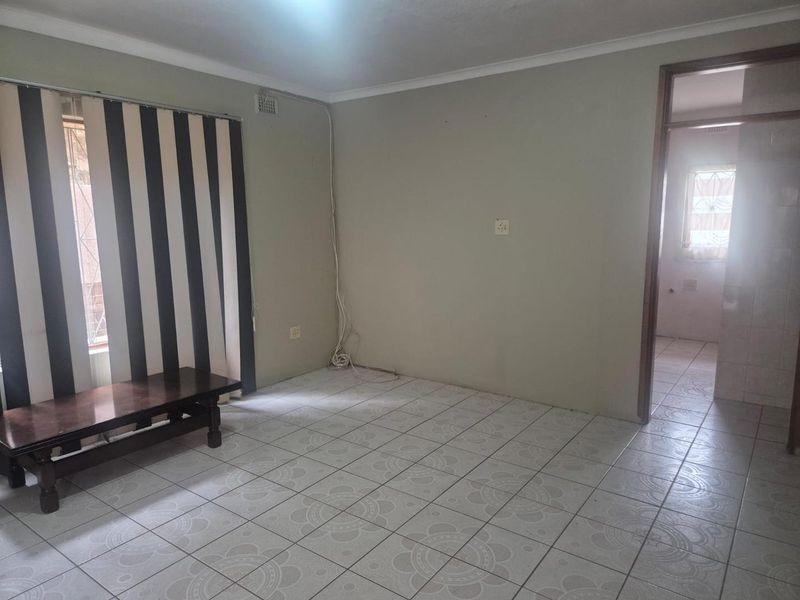 Secure, Spacious & Pet-Friendly 5-Bedroom Home in Havenside – R950,000 - Photo 4