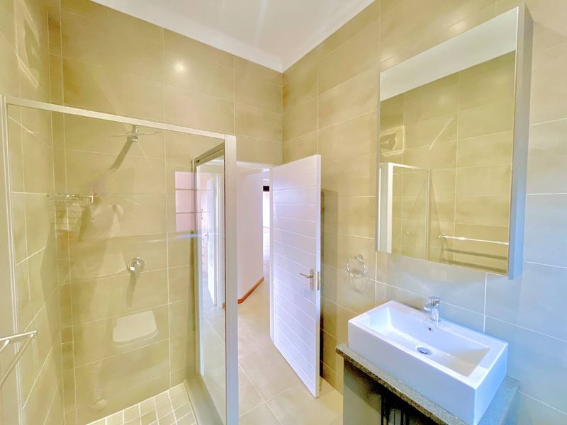 **NEW DEVELOPMENT - 3 Bedroom Townhouses in The Village, Waterlake Farm Estate and Stables – Where Nature Meets Luxury** - Photo 6