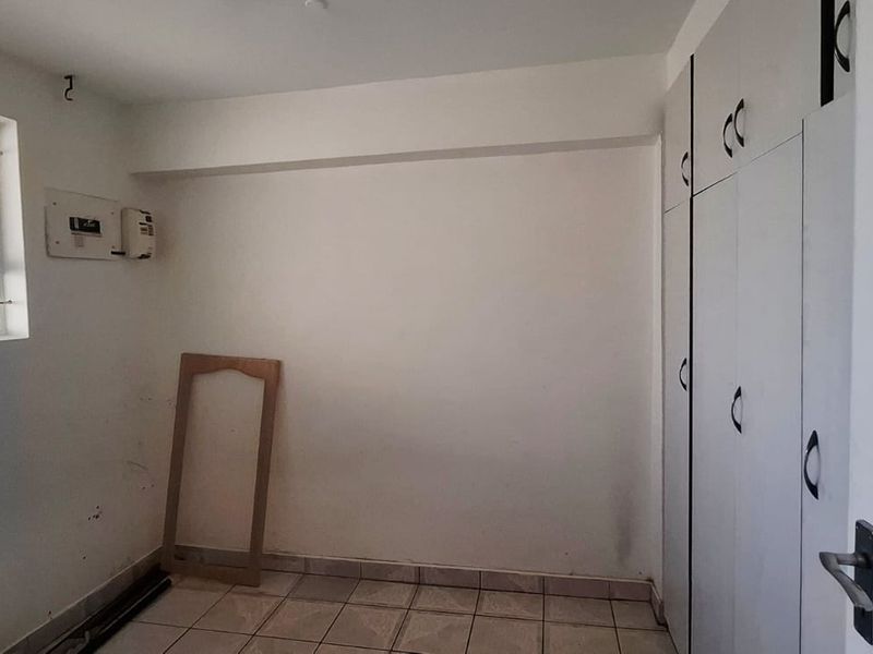 **Exquisite Sectional Title Apartment in Prime North Beach Location** - Photo 8