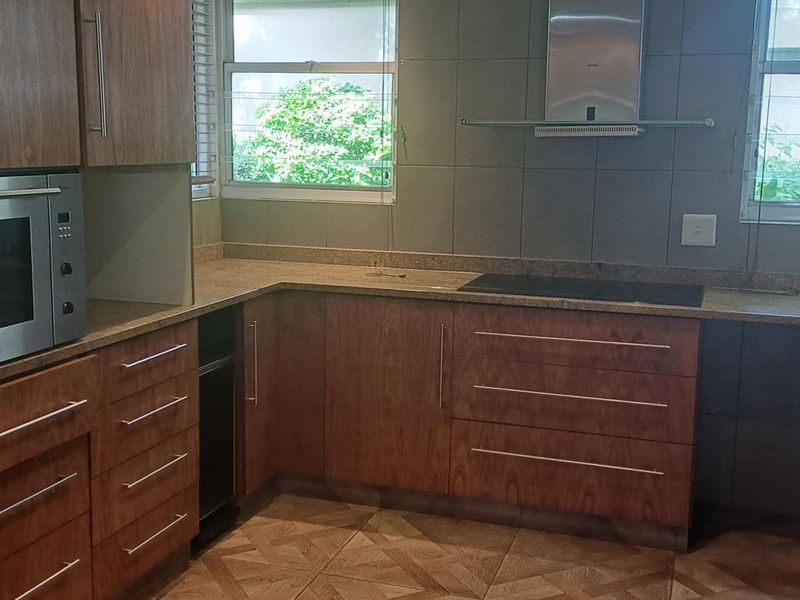 3 BEDROOM DUNKELD WEST - Photo 2