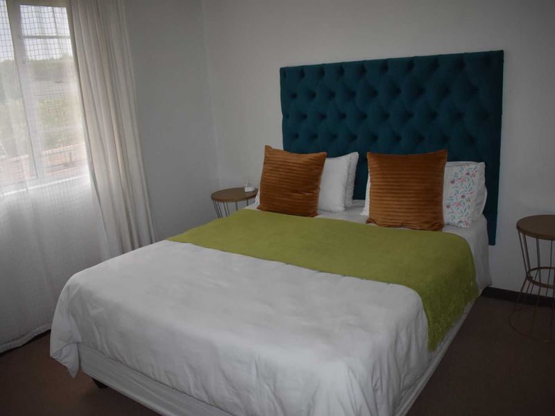 Well positioned apartment in sought ater complex! - Photo 9