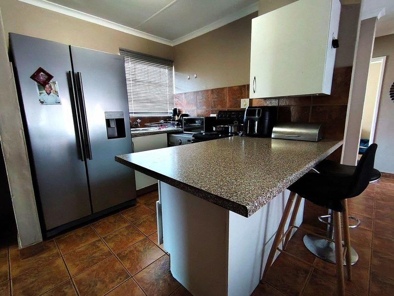 Two Bedroom Apartment for Sale walking distance from Gautrain - Photo 8
